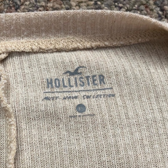 Hollister long sleeve shirt - Picture 2 of 3